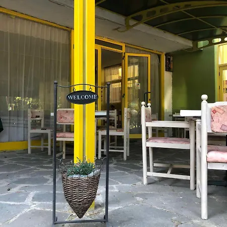 阳光瓦尔沙瓦酒店 金沙