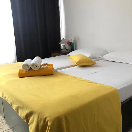 Sunny Varshava Hotel- Free Parking 5 Minutes Away With Shuttle