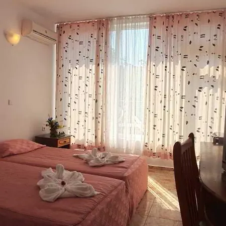 Хотел Sunny Varshava 3*