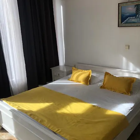 Sunny Varshava 3*